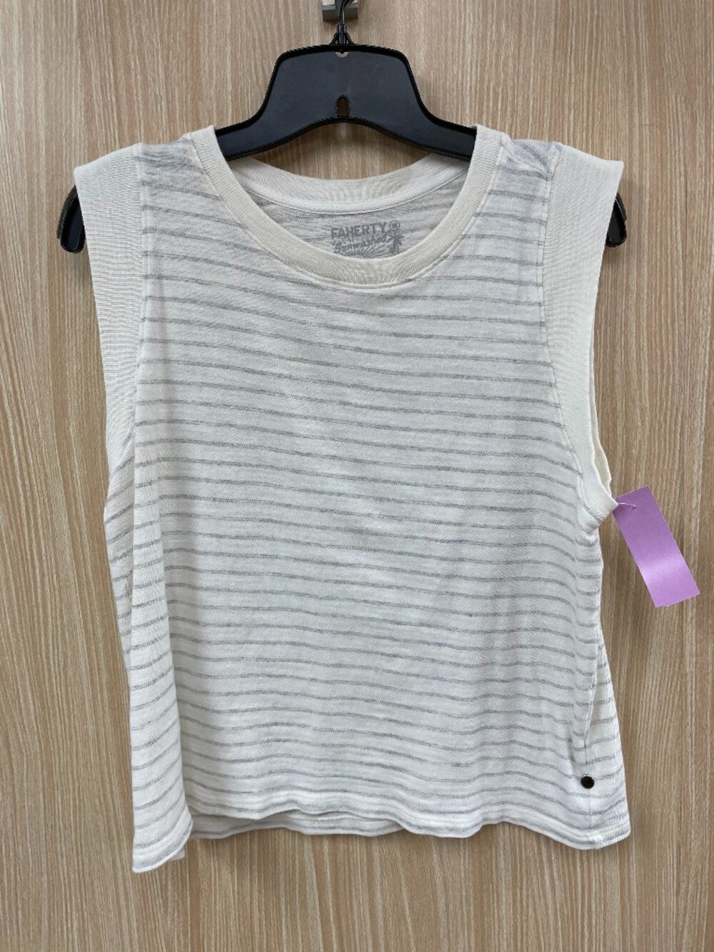 Faherty White Top Size M